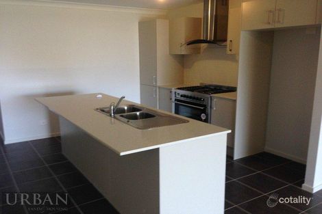 Property photo of 40 Summerland Crescent Colebee NSW 2761