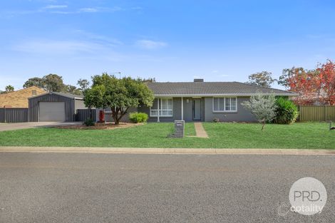4 Lawson Pl, Westdale, NSW 2340