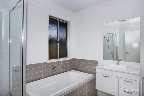 Property photo of 69 Napier Circuit Silkstone QLD 4304