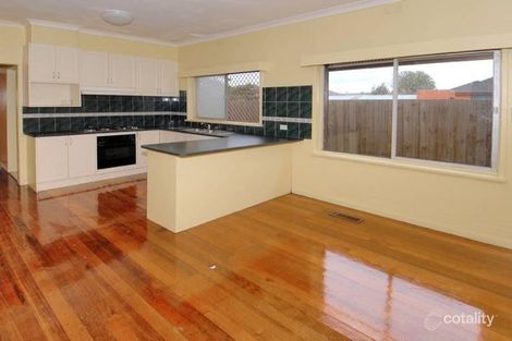 Property photo of 32 Yarmouth Avenue St Albans VIC 3021