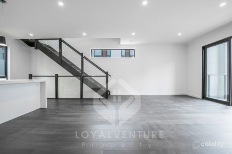 Property photo of 2 Tomkins Road Port Melbourne VIC 3207