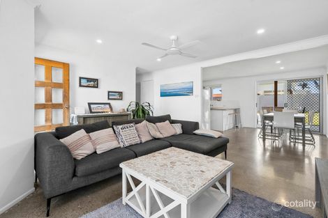 Property photo of 42 Saleng Crescent Warana QLD 4575