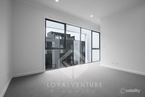 Property photo of 2 Tomkins Road Port Melbourne VIC 3207