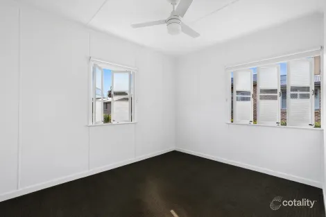 Property photo of 17 Central Street Labrador QLD 4215