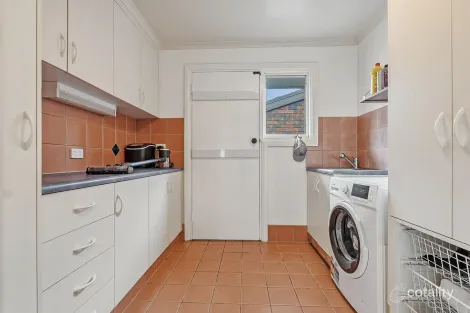Property photo of 2 Birkdale Close Fairview Park SA 5126