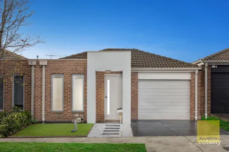 2/10 FLOWER GUM CRES, TARNEIT, VIC 3029