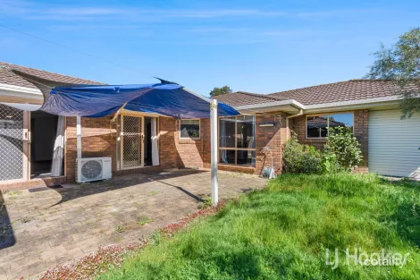 Property photo of 4 Daniel Court Pakenham VIC 3810
