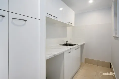 Property photo of 28 Kenneth Road Manly Vale NSW 2093