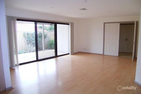 Property photo of 4 Bluestone Gardens Jerrabomberra NSW 2619