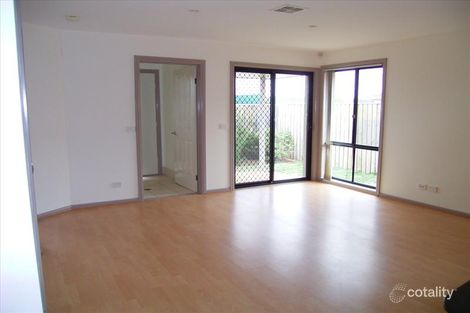 Property photo of 4 Bluestone Gardens Jerrabomberra NSW 2619