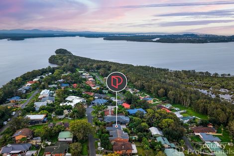 Property photo of 10 Emerald Place Green Point NSW 2428