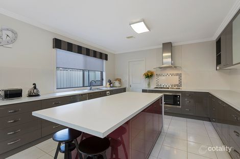 Property photo of 2 Craig Circuit Leneva VIC 3691