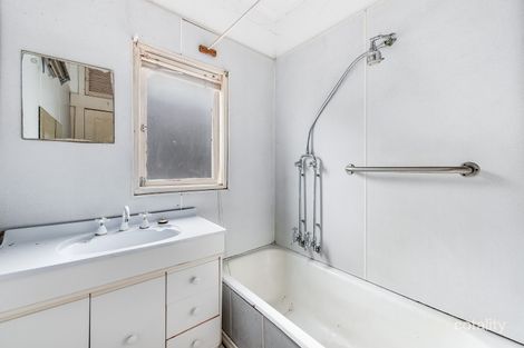 Property photo of 32 Fisher Street Maidstone VIC 3012