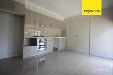 34a Mahoney Dr, Campbelltown, NSW 2560