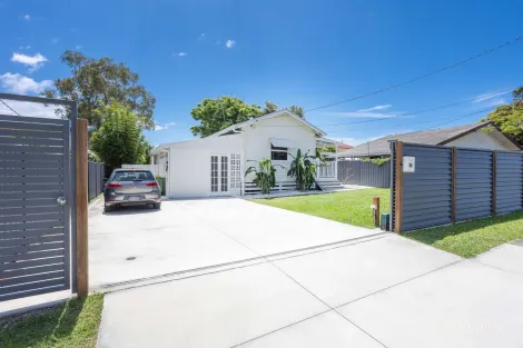 63 Kindra Ave, Southport, QLD 4215