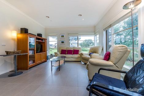 Property photo of 12 Timbertop Terrace Keysborough VIC 3173