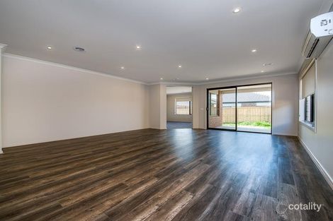 Property photo of 9 Harper Crescent Cranbourne West VIC 3977
