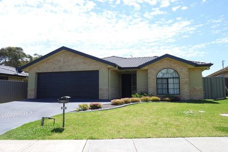 Property photo of 13 Lotus Terrace Hamlyn Terrace NSW 2259