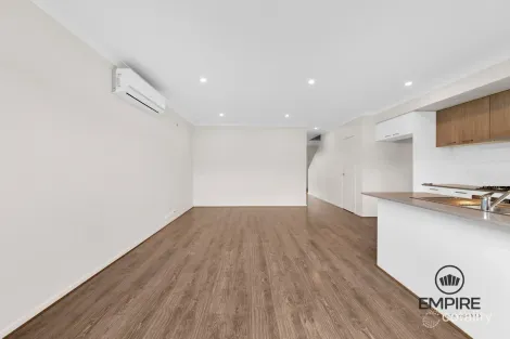 Property photo of 7 Parapet Lane Clyde North VIC 3978