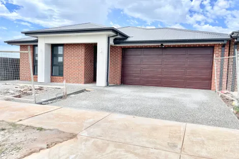 10 Warren St, Thornhill Park, VIC 3335