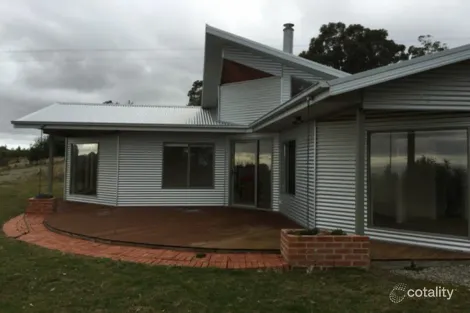 25 Neaves Rd, Callignee, VIC 3844