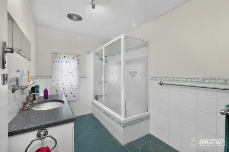 Property photo of 21 Dolphin Crescent Taranganba QLD 4703