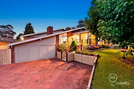 9 Jeanette Cl, St Helena, VIC 3088