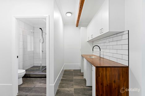 Property photo of 390 Tuggerawong Road Tuggerawong NSW 2259