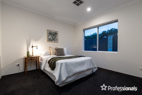 Property photo of 33 Limetta Grove Landsdale WA 6065