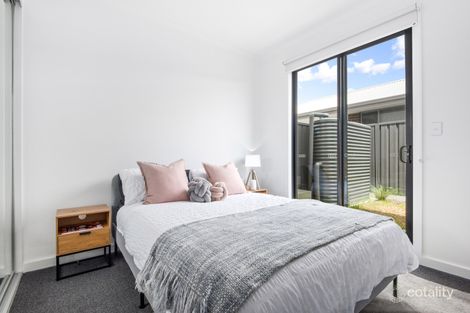 Property photo of 8 Victoria Way Mansfield Park SA 5012