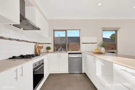 Property photo of 2 Erin Way Doreen VIC 3754