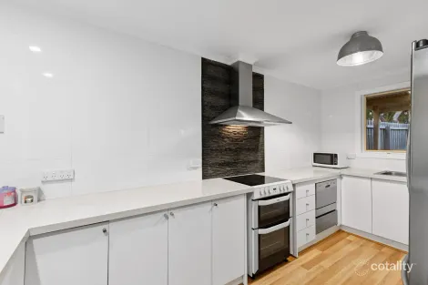 Property photo of 2/20-22 Scarlett Grove Lara VIC 3212