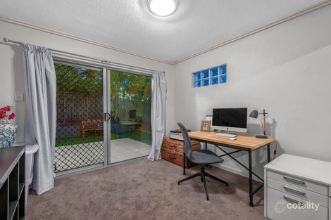 Property photo of 4/77 Douglas Street Greenslopes QLD 4120