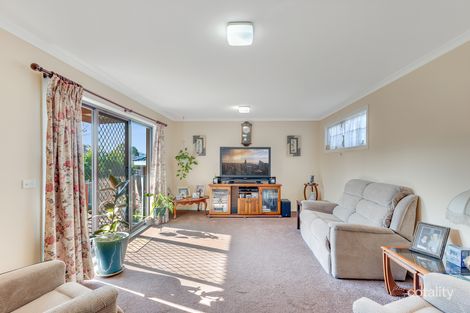 Property photo of 165 James Cook Drive Endeavour Hills VIC 3802