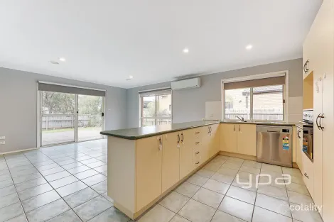 Property photo of 30 Kenswick Drive Hillside VIC 3037
