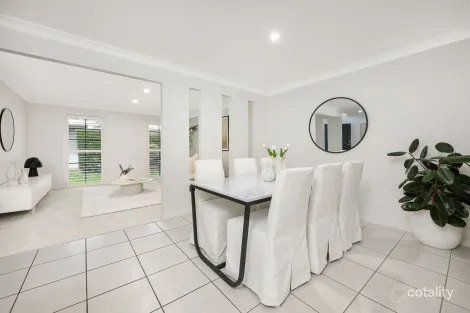 Property photo of 10 Melaleuca Way Thornleigh NSW 2120