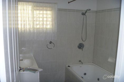 Property photo of 2 Acacia Circle Southside QLD 4570