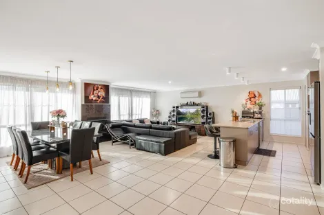 Property photo of 16 Kalimna Drive Highfields QLD 4352