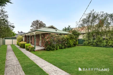 44 Woods St, Beaconsfield, VIC 3807