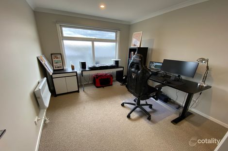 Property photo of 2B Evison View Werribee VIC 3030