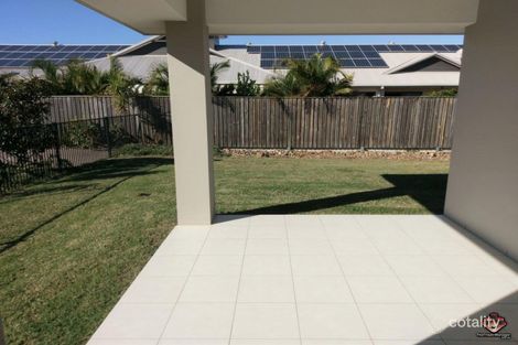 Property photo of 39 Keelson Crescent Hope Island QLD 4212