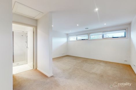 Property photo of 2/4A Buchanan Road Berwick VIC 3806