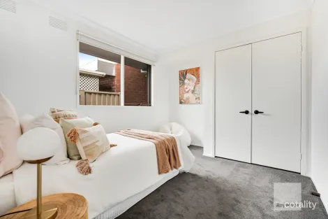 Property photo of 61 The Circuit Gladstone Park VIC 3043