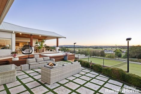 Property photo of 4 Negundo Place Kelso NSW 2795