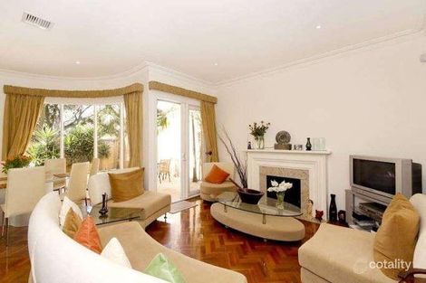Property photo of 45 Shoobra Road Elsternwick VIC 3185