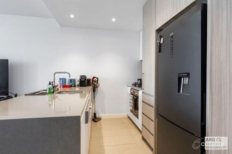 20407/320 Macarthur Ave, Hamilton, QLD 4007