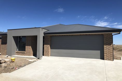 27 Royal York Rd, Winter Valley, VIC 3358