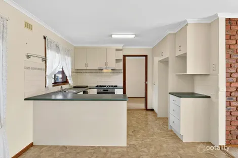 Property photo of 8 Nayler Crescent Warrnambool VIC 3280