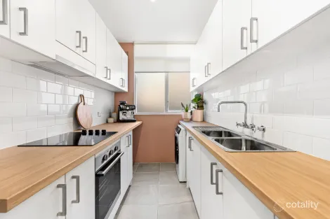 Property photo of 8/2-3 Kempsey Close Dee Why NSW 2099