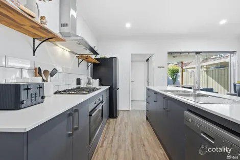 Property photo of 1/17 Forrest Road Armadale WA 6112